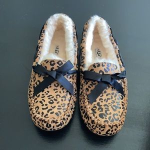 Ugg Dakota leopard cheetah bow chestnut slipper slide sz 8